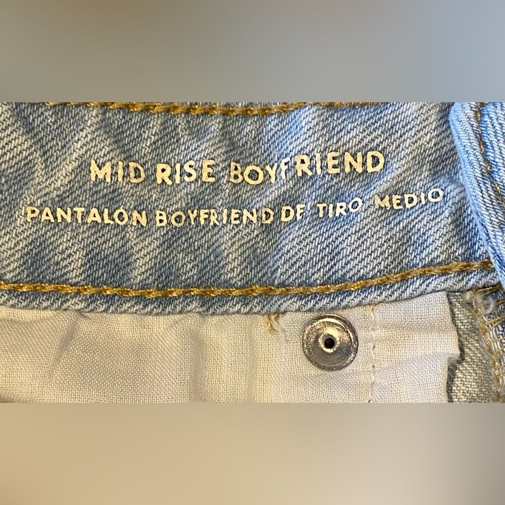 Universal Thread Distressed Mid-Rise Boyfriend Jeans, size 00/24 - Picture 4 of 9